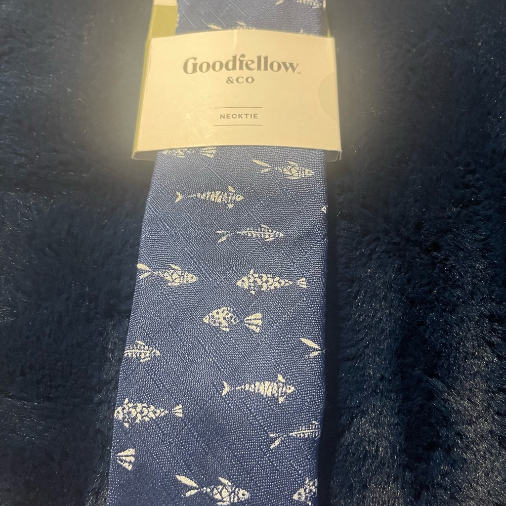 43  Brand New Goodfellow  Co Navy Colored Necktie